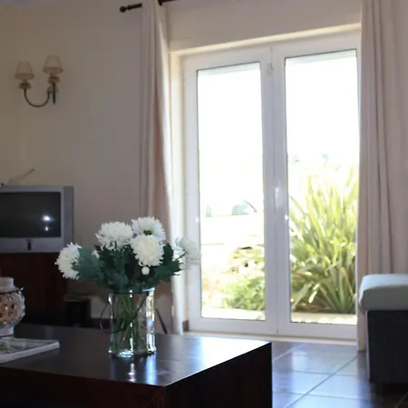 Peaceful With Great View And Pool * Óbidos
