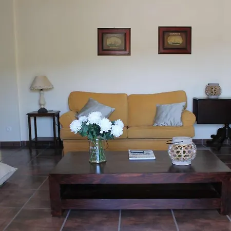 Peaceful With Great View And Pool * Óbidos